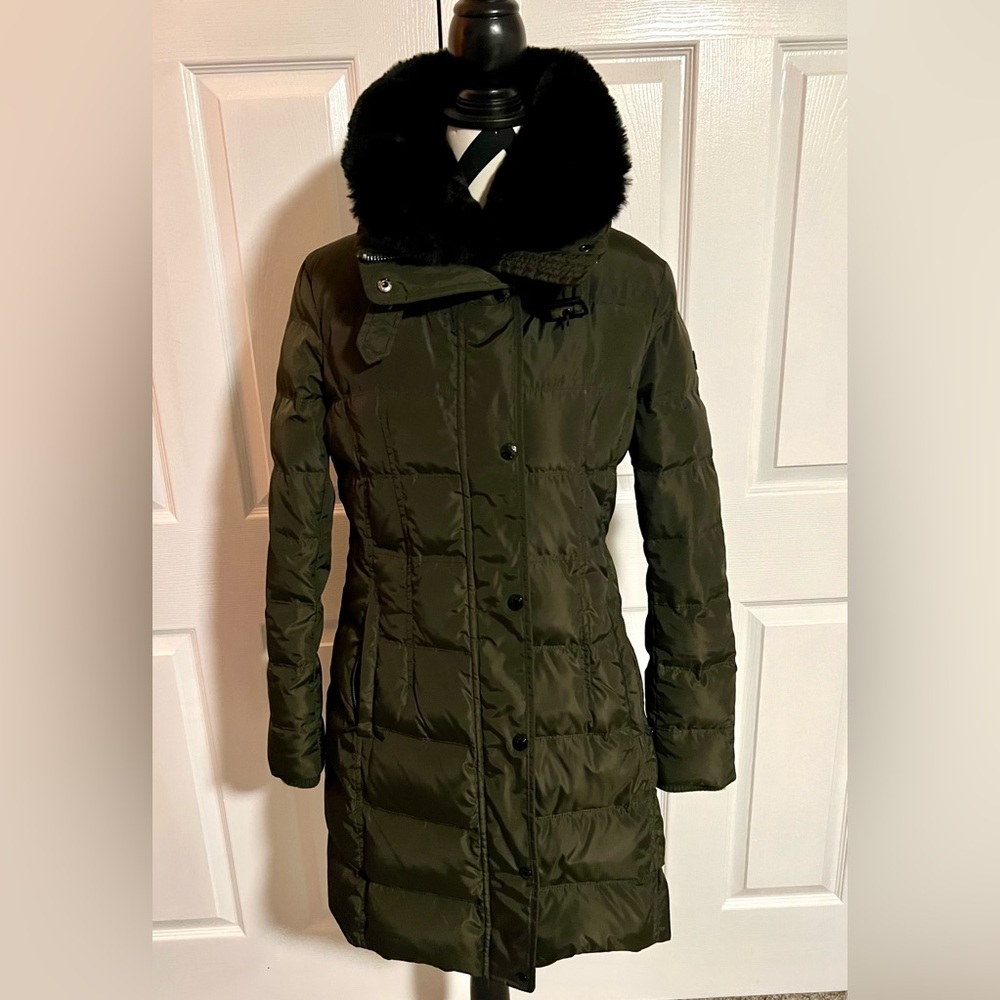 Michael Kors puffer coat with faux fur removable collar, knit cuffs, dark green